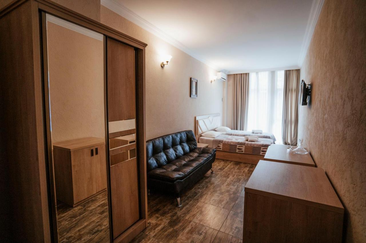 Hotel General Батуми Экстерьер фото