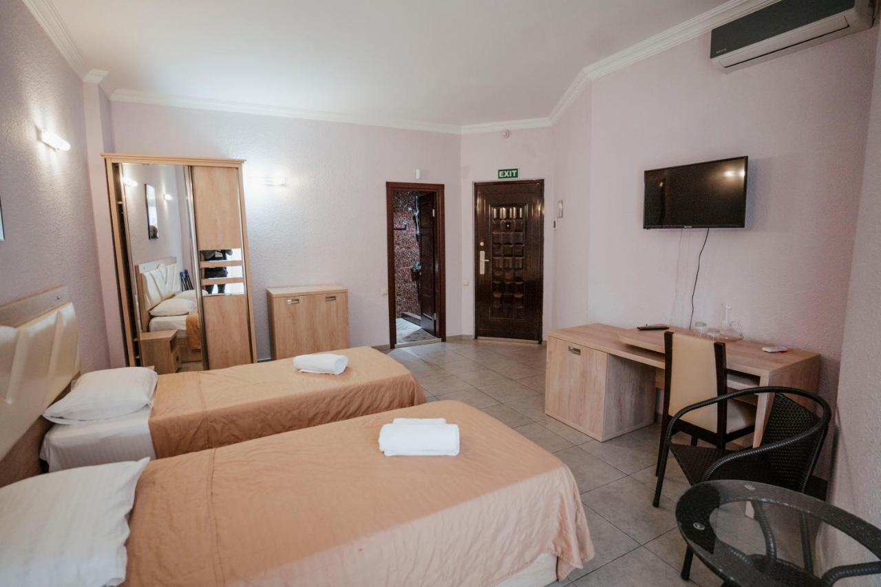 Hotel General Батуми Экстерьер фото