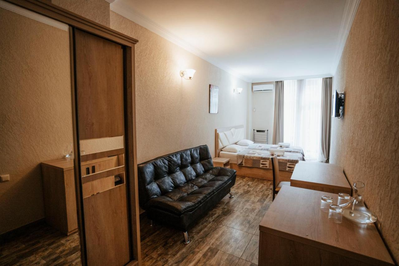 Hotel General Батуми Экстерьер фото