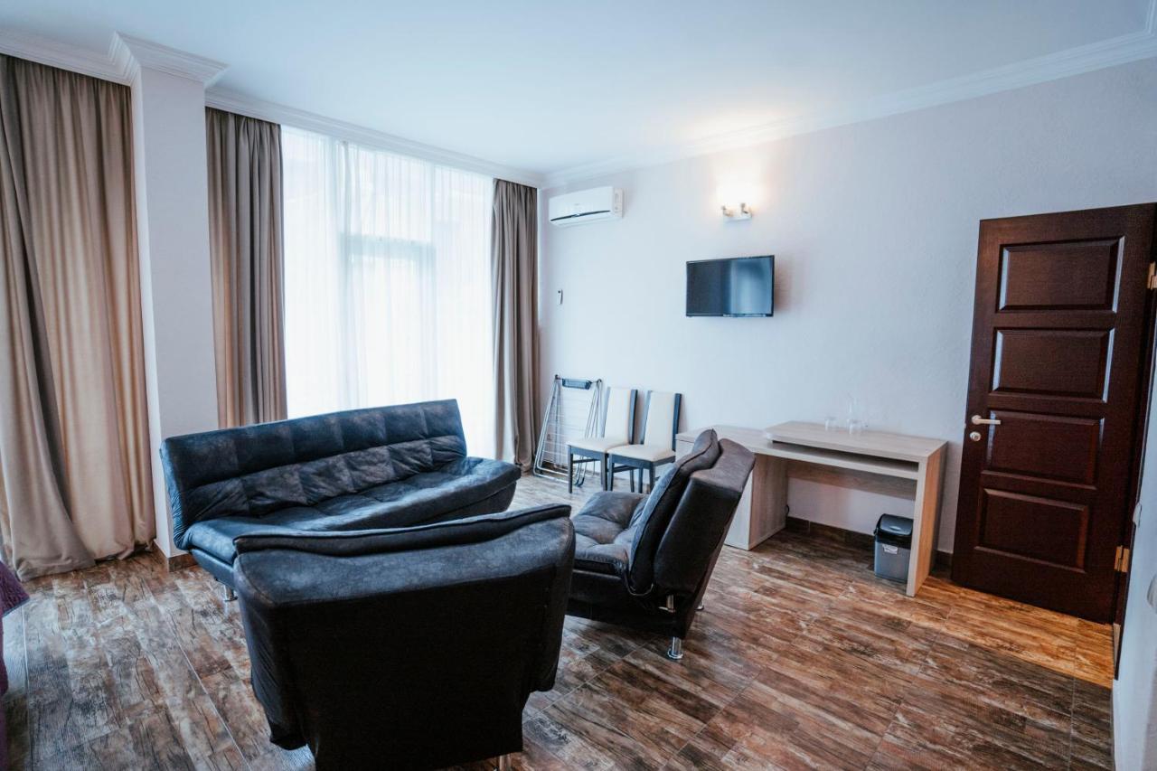 Hotel General Батуми Экстерьер фото