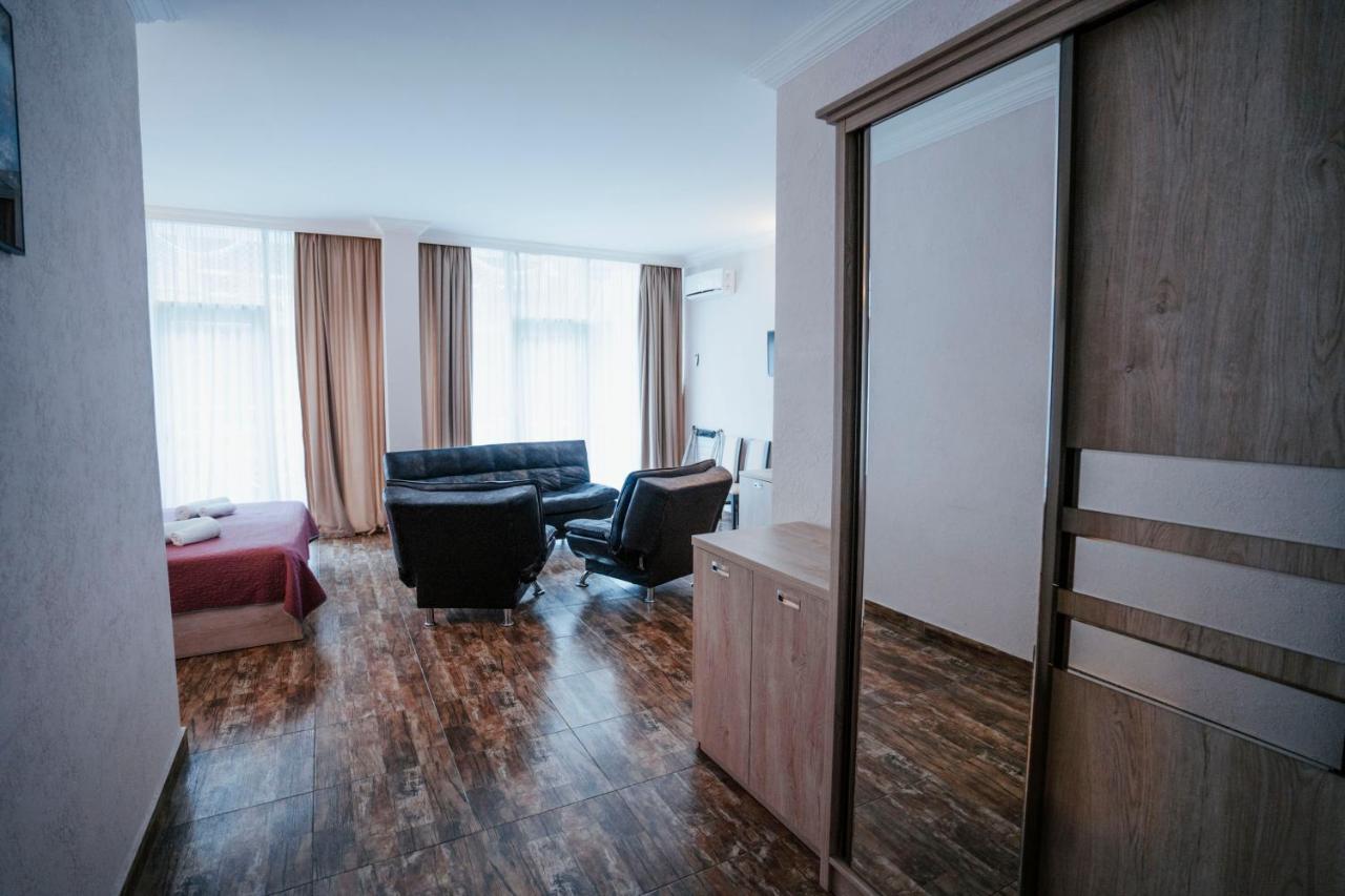 Hotel General Батуми Экстерьер фото