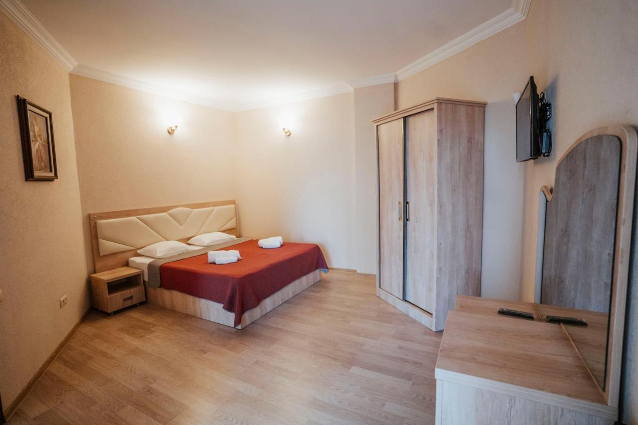 Hotel General Батуми Экстерьер фото