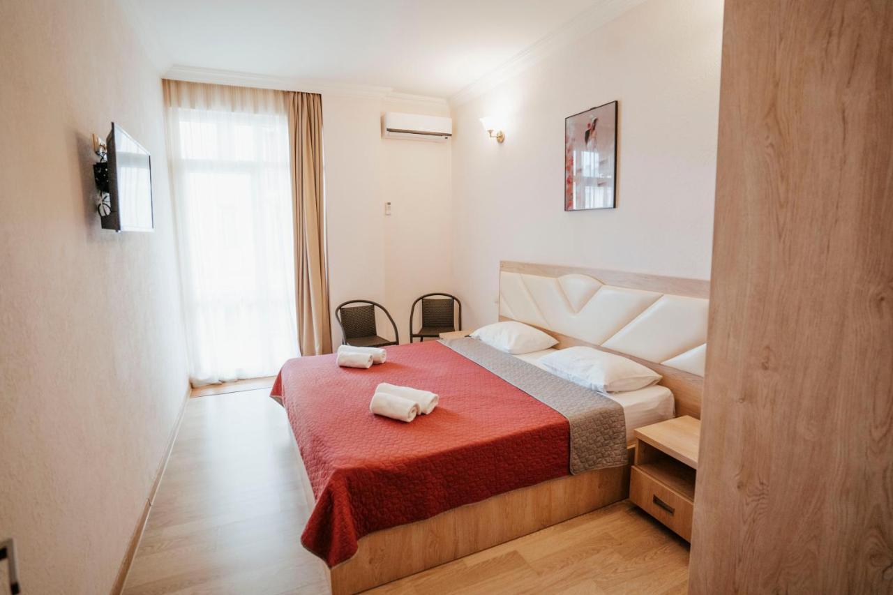 Hotel General Батуми Экстерьер фото