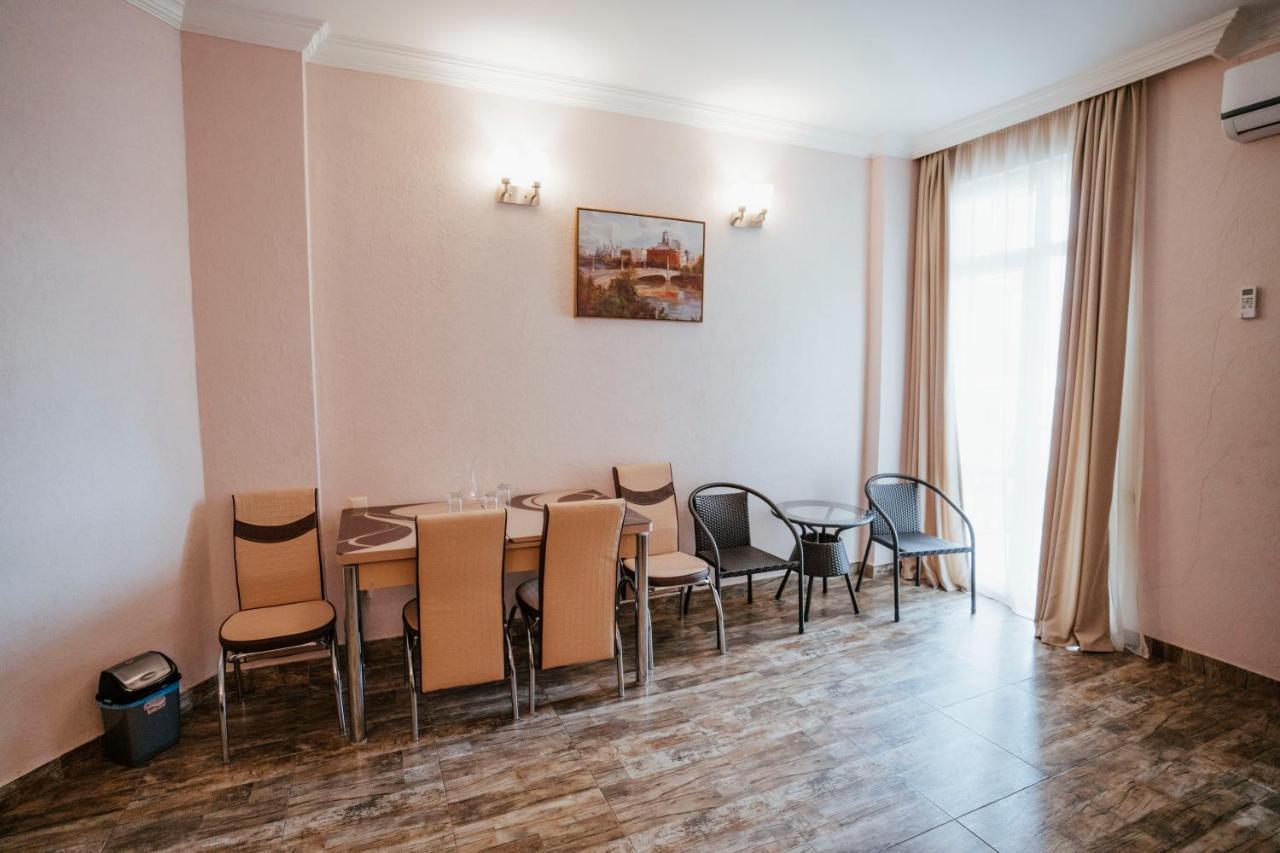 Hotel General Батуми Экстерьер фото