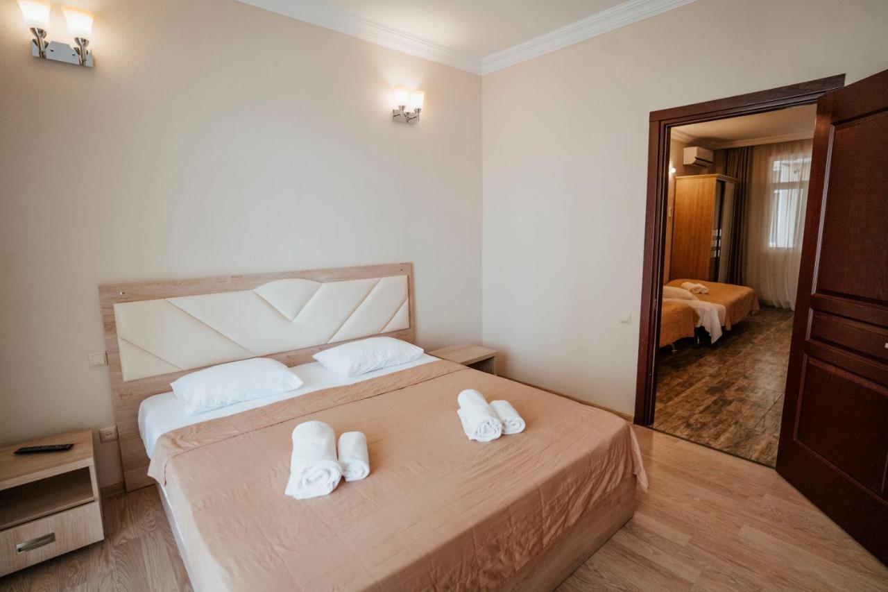 Hotel General Батуми Экстерьер фото