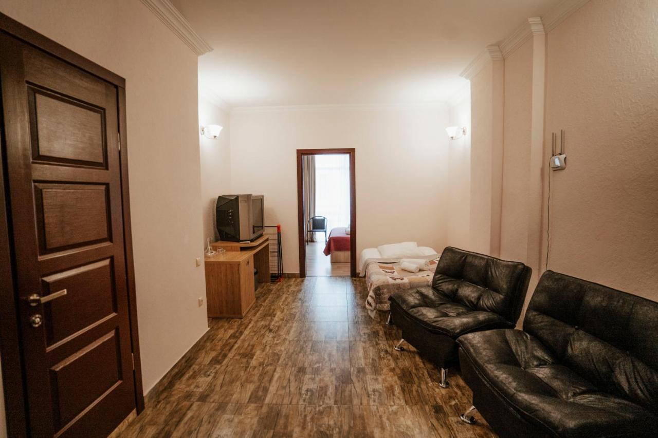 Hotel General Батуми Экстерьер фото