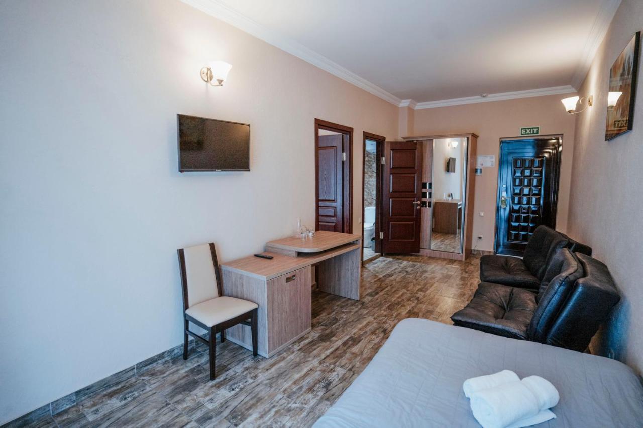 Hotel General Батуми Экстерьер фото