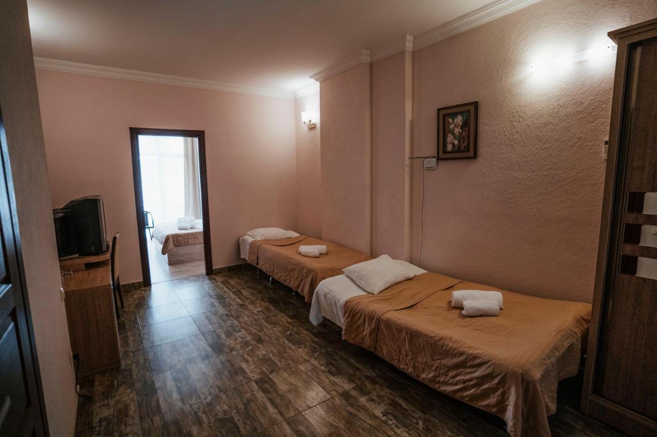 Hotel General Батуми Экстерьер фото